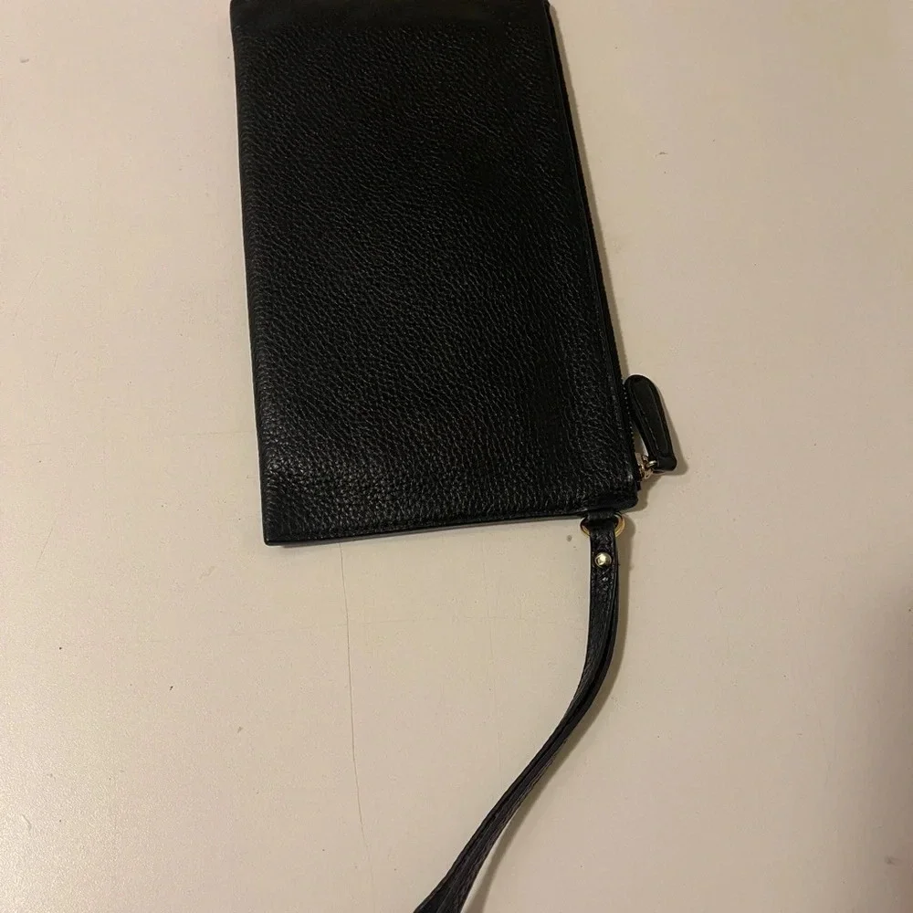 MICHAEL KORS Fulton Solid Black Leather Zip Clutch Wristlet EUC
